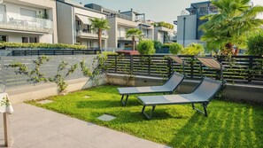 Property grounds - Garda Hideaway - One Bedroom Apartment, Sleeps 4 (Peschiera del Garda)