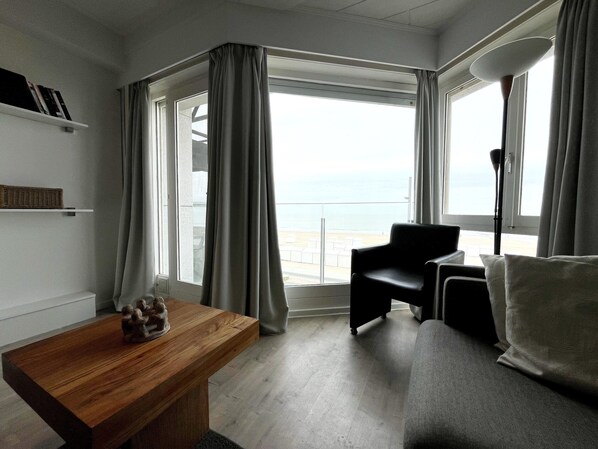 Apartment | Living room - Apartment in Wenduine With Sea Views (De Haan)