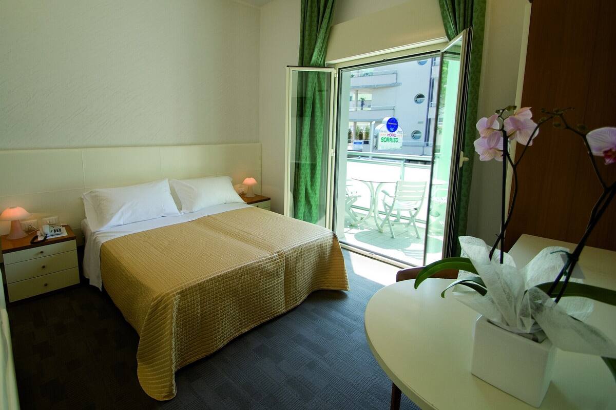 Superior Double or Twin Room | In-room safe, soundproofing, WiFi (free)
