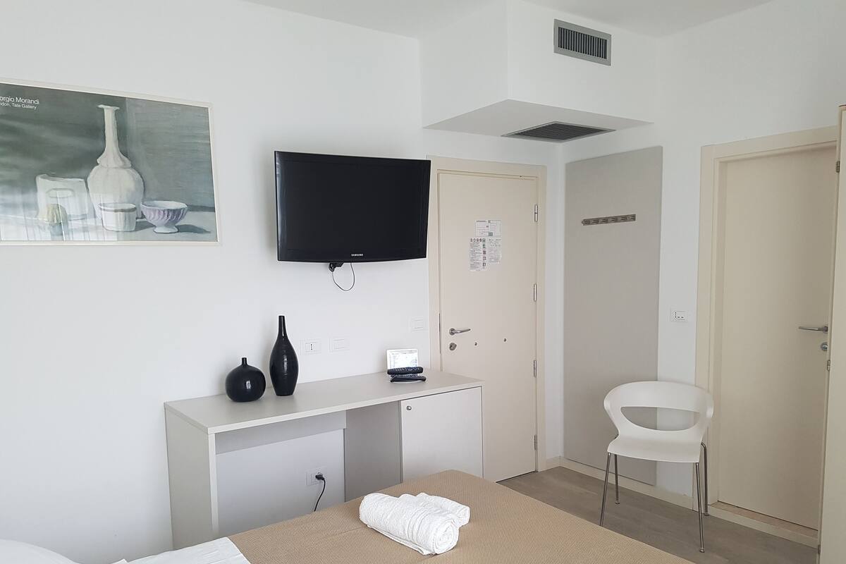 Classic Double or Twin Room | In-room safe, soundproofing, WiFi (free)