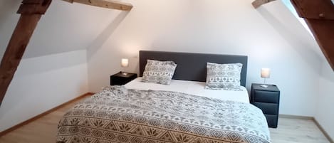 2 室のベッドルーム、WiFi、ベッドシーツ