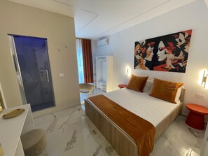 Comfort Δίκλινο Δωμάτιο (Double), Θέα στο Λιμάνι | Πουπουλένια παπλώματα, χρηματοκιβώτιο στο δωμάτιο, γραφείο, ηχομόνωση 