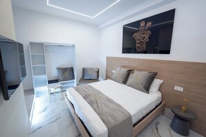 Deluxe Δίκλινο Δωμάτιο (Double ή Twin), Θέα στο Λιμάνι | Πουπουλένια παπλώματα, χρηματοκιβώτιο στο δωμάτιο, γραφείο, ηχομόνωσ η 