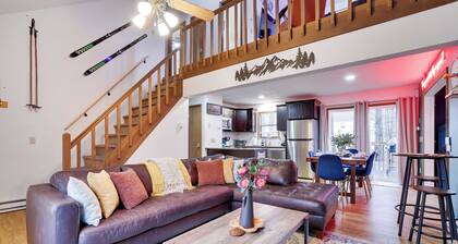 Fireplace~Hot tub~Game Loft and Arcade~2 King Beds~Pet Friendly~Discounts