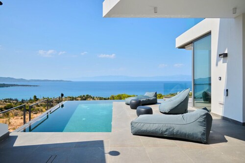 Teria | Sea-view Villa with Pool & Jacuzzi