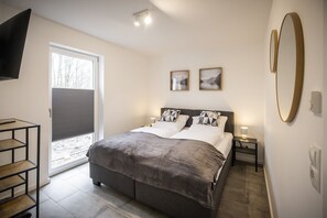 2 bedrooms, iron/ironing board, free WiFi
