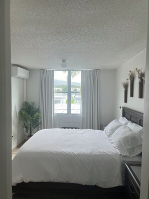 3 slaapkamers, een strijkplank/strijkijzer, wifi, beddengoed