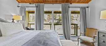 Griffin Chalet 3 about a mile to Stowe Resort