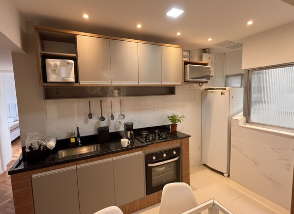 Fridge, microwave, oven, stovetop