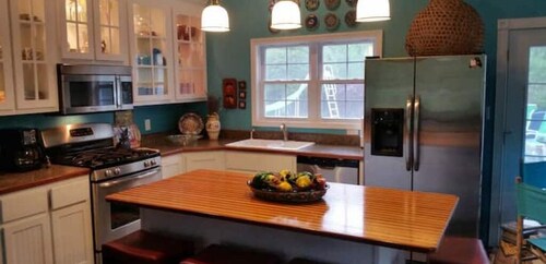 Hattie's Hill Farm & Vineyard Annex