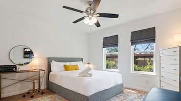 2 bedrooms, desk, iron/ironing board, free WiFi