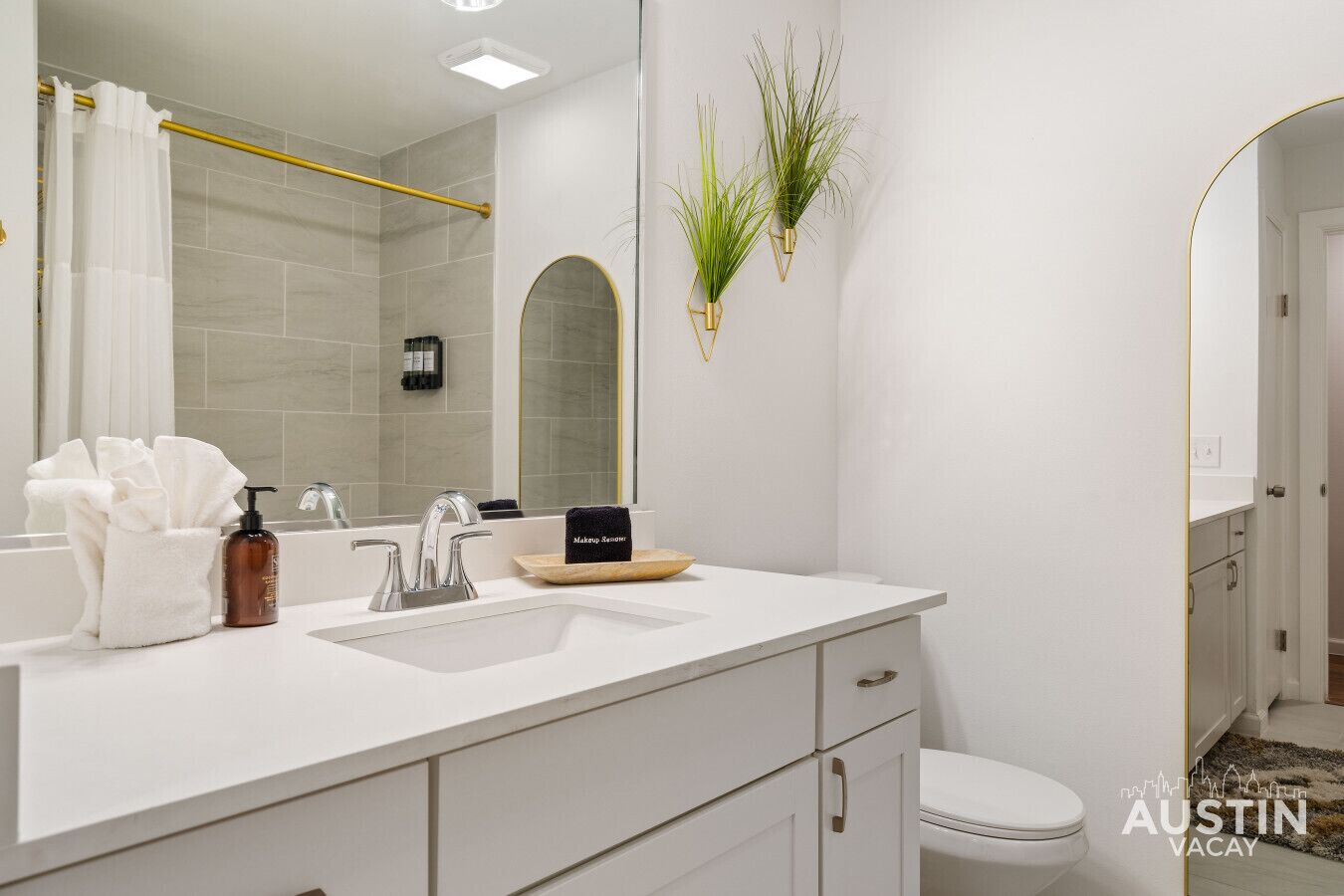 Eco-friendly toiletries, hair dryer, towels