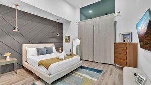 Iron/ironing board, WiFi, bed sheets - Luxury Dallas Retreat, Hot Tub, Movie Room , Arcade Lounge, Tonal Gym, 6 Guest (Dallas)