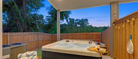 Outdoor spa tub