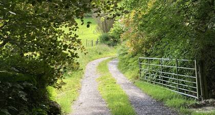 Lletty Bach - detached - parking - one dog welcome - ideal location to explore
