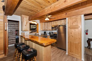 Casa Deluxe, 4 habitaciones, para no fumadores | Cocina privada | Refrigerador, microondas, horno y parrilla de estufa