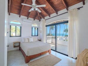 11 slaapkamers, een strijkplank/strijkijzer, wifi, beddengoed