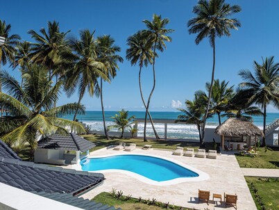 Stunning 11BR Beachfront Villa with Private Pickleball Court