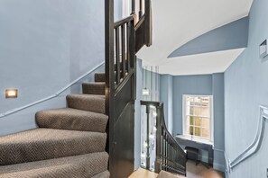 Interior - Baths Ultimate House Sleeps 40 (Bath)