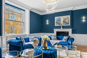 TV - Baths Ultimate House Sleeps 40 (Bath)