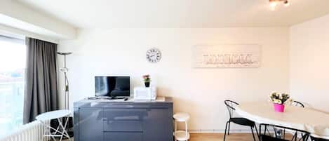 Apartment | Dining