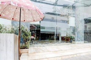 하우스 | 리셉션
