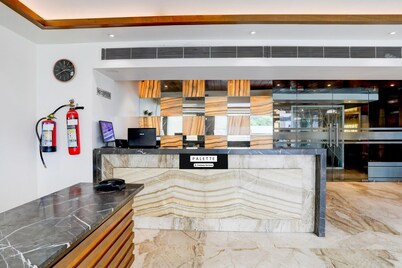Stylish & Modern Stays at Palette River Front