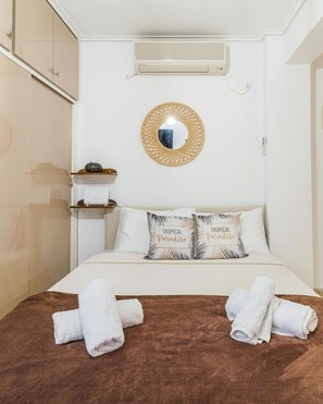 1 habitación, escritorio, tabla de planchar con plancha y wifi 