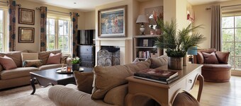 Interior-Designed 4-Bedroom Luxury Villa, Just 12 Minute Walk from Kenmare Town