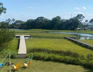 Property grounds - Charming studio in Tybee Island located on a Tidal Creek with dock access (Tybee Island)