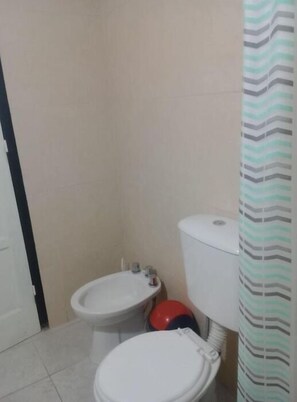 Handtücher, Seife, Toilettenpapier