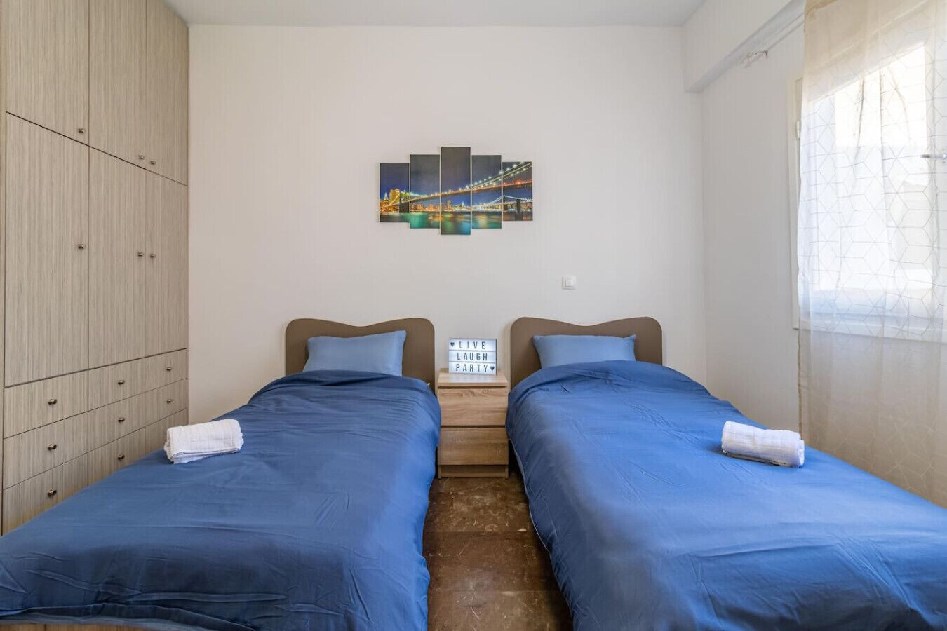 1 chambre, bureau, fer et planche à repasser, Wi-Fi
