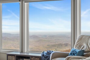 Interior - Cozy dog- friendly condo that sleeps 6 -with pools and VIEWS, minutes to slopes (Wintergreen Resort)