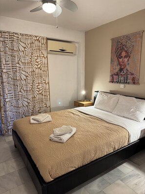 2 bedrooms, iron/ironing board, WiFi, bed sheets - Cozy Seaside Stay - Renovated & Peaceful (Porto Rafti)