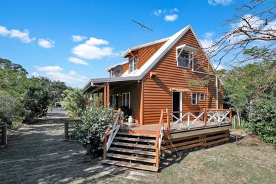 Chalet style home close to beach