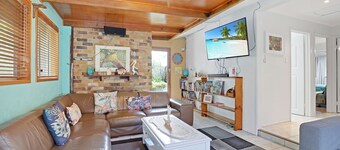 Contemporary BeachHouse with Bush Outlook
