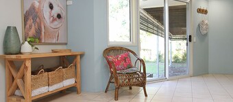 Highset 5 Bedroom House & 2 bedroom cottage 250m walk to beach