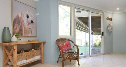 Highset 5 Bedroom House & 2 bedroom cottage 250m walk to beach