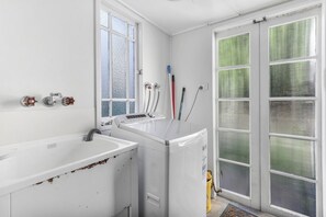 Shower, towels