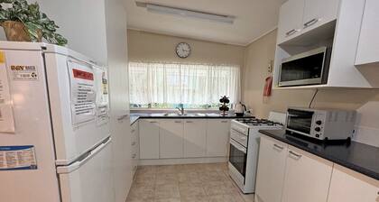 Original Straddie Shack with Air-conditioned Comfort