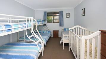 3 habitaciones y ropa de cama