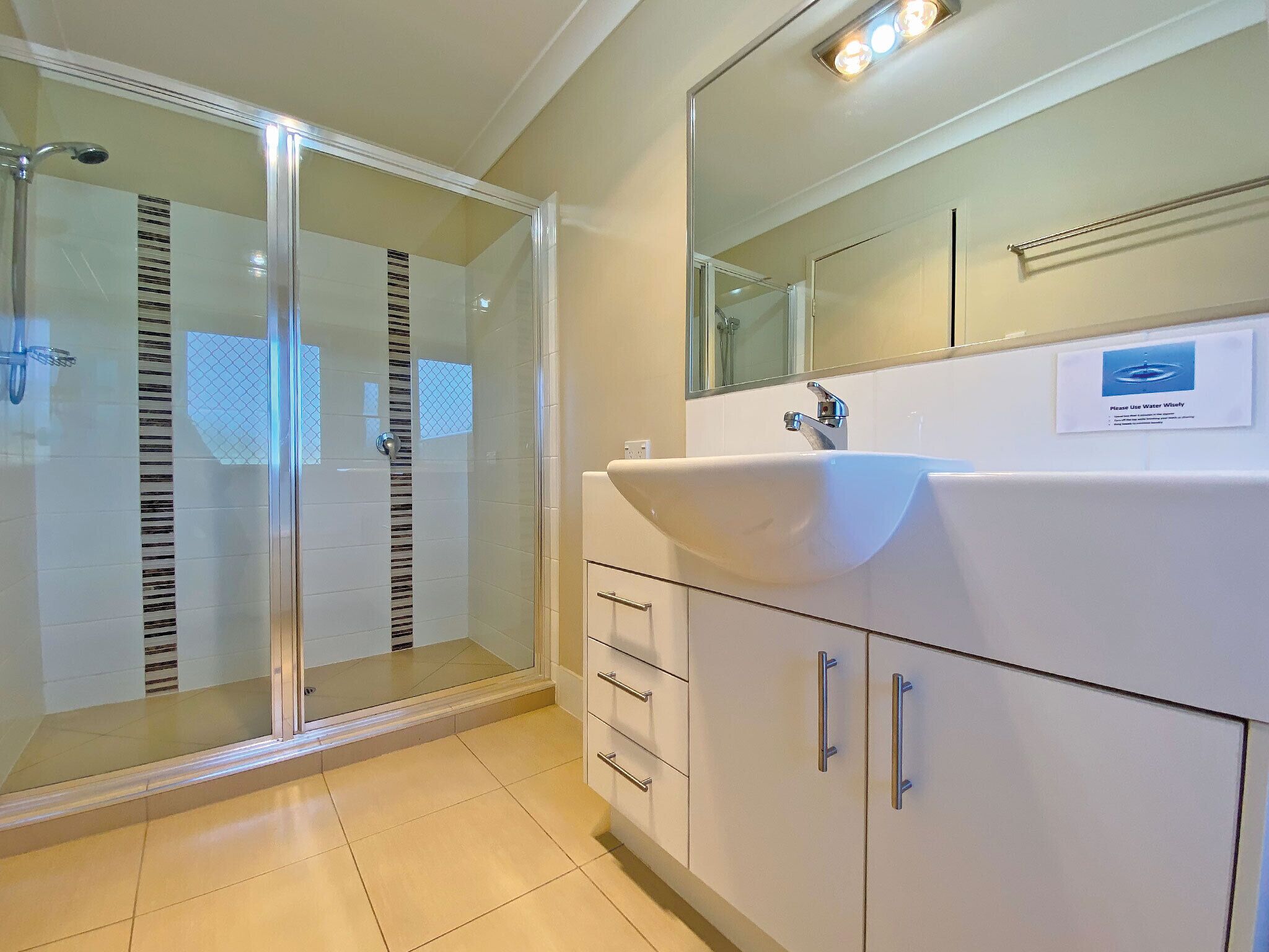 Shower, towels