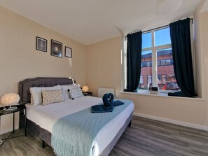 2 bedrooms, iron/ironing board, WiFi, bed sheets - Lovely & Cozy 2 Bedroom Flat - Manchester City Centre (Salford)