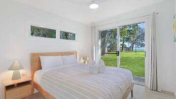 3 bedrooms, bed sheets