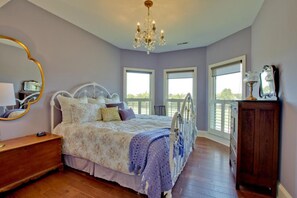 5 bedrooms, iron/ironing board, travel cot, free WiFi