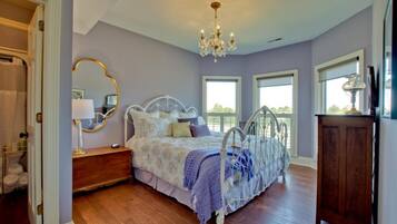 5 bedrooms, iron/ironing board, travel cot, free WiFi