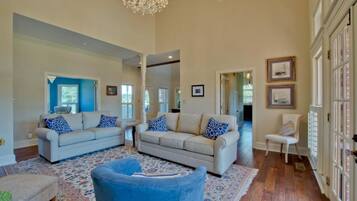 Smart TV, mesa de pingue-pongue