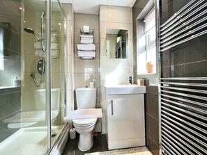 Cottage | Bathroom | Shower