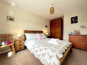 Cottage | Individually decorated, individually furnished, free WiFi