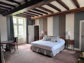 3 多间卧室、上网接入、床单